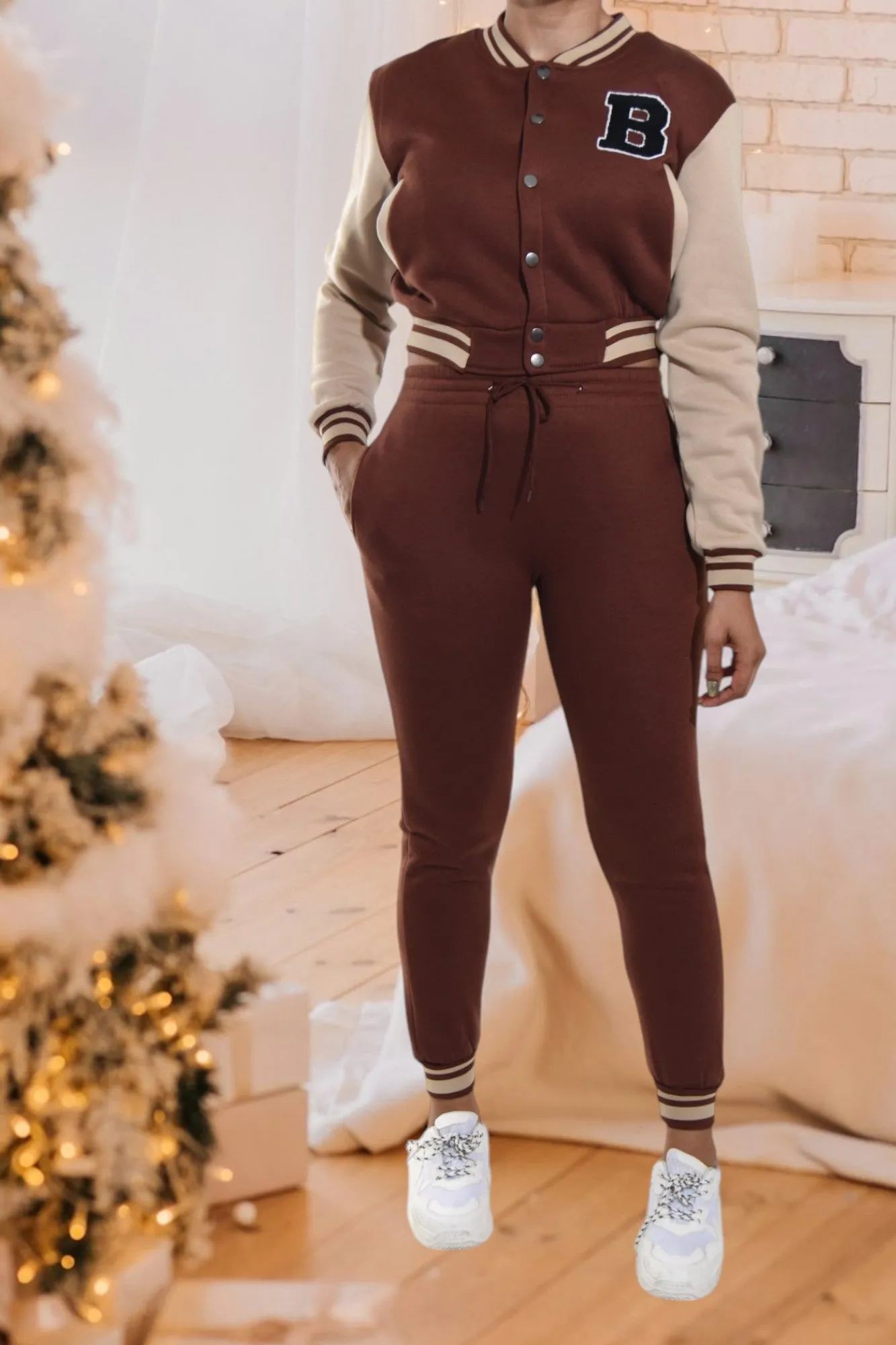 Letter Printed Brown Base Ball Crop Set