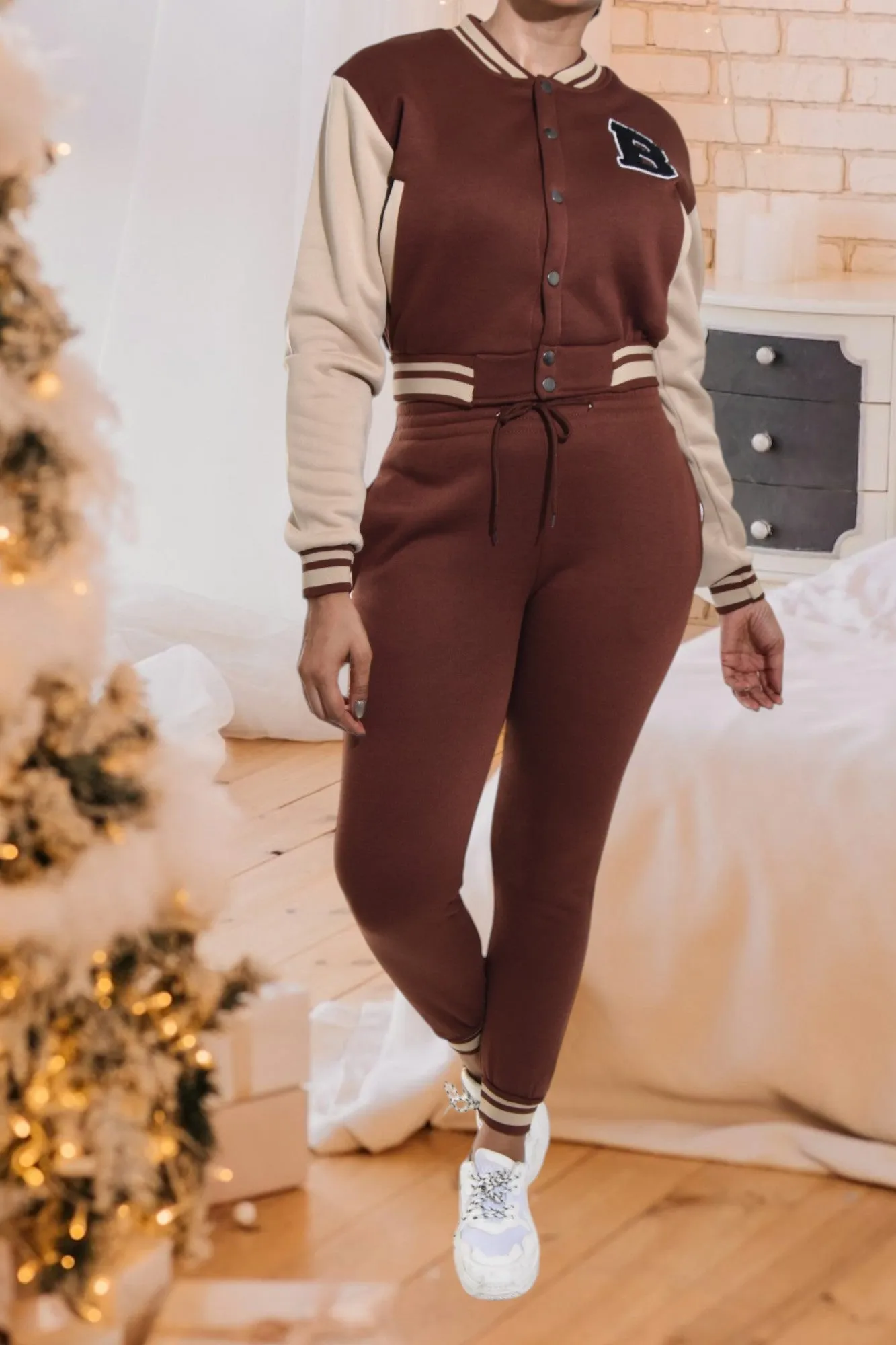 Letter Printed Brown Base Ball Crop Set
