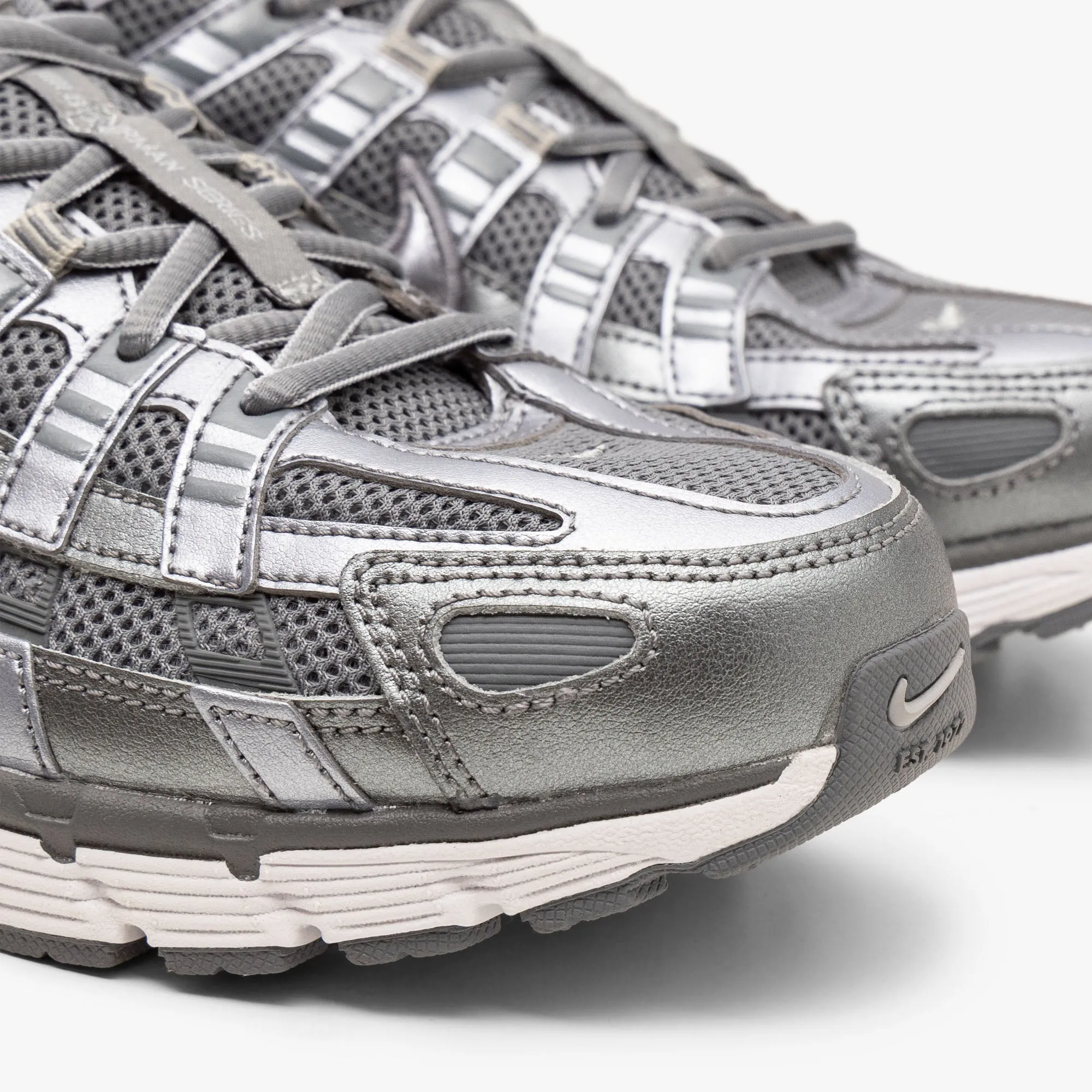 Nike Footwear Nike P-6000 / Metallic Cool Grey / Cool Grey - White