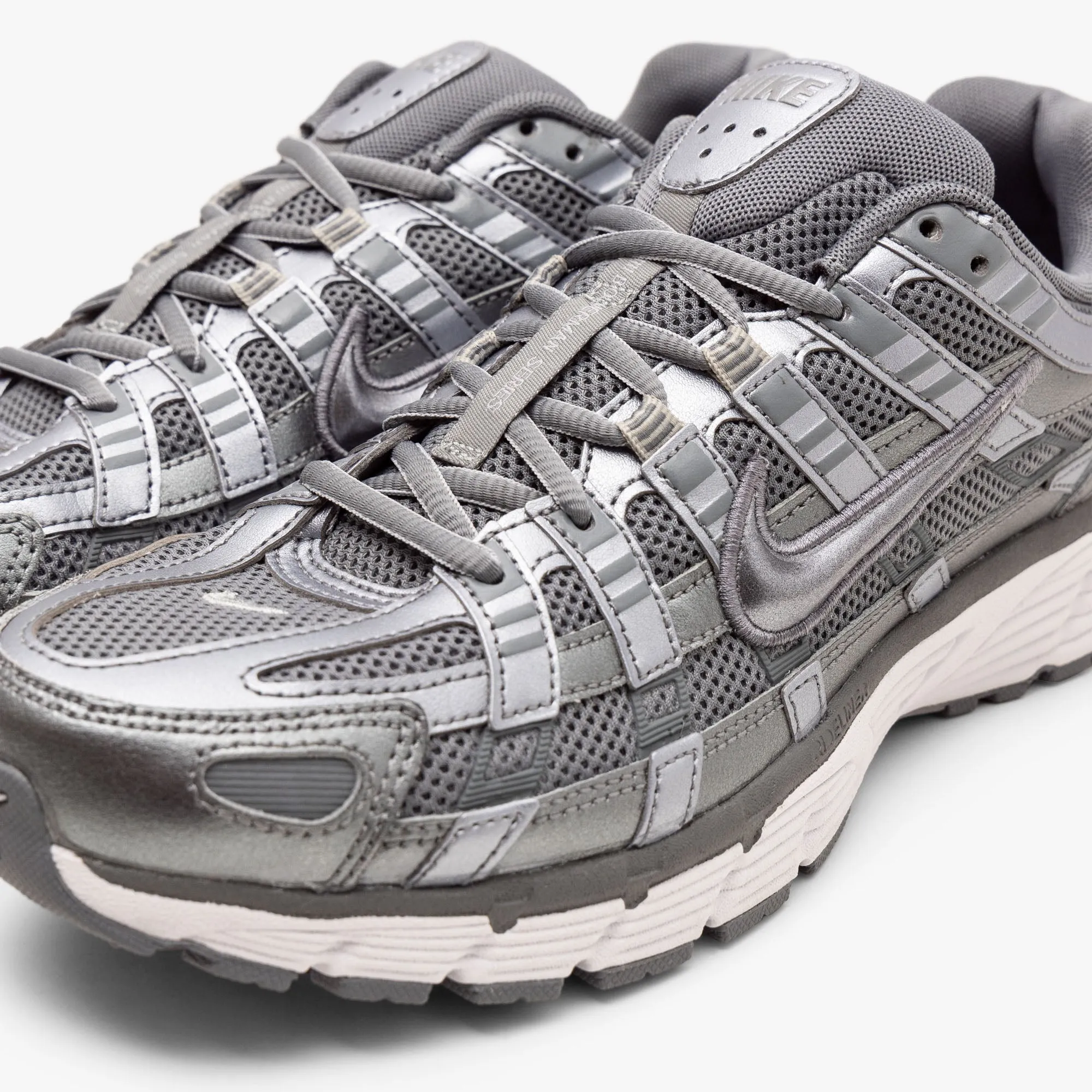 Nike Footwear Nike P-6000 / Metallic Cool Grey / Cool Grey - White